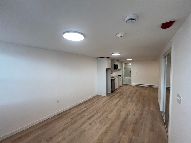 property at 5 Bellingham Ave