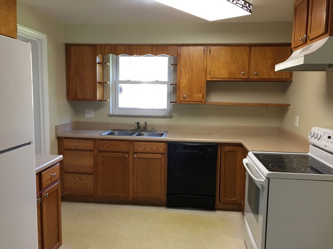 10678 Bettyray Dr in Loveland, OH - Foto de edificio - Building Photo