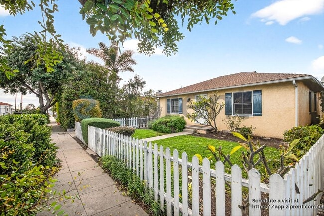 61 S Katherine Dr in Ventura, CA - Building Photo - Building Photo