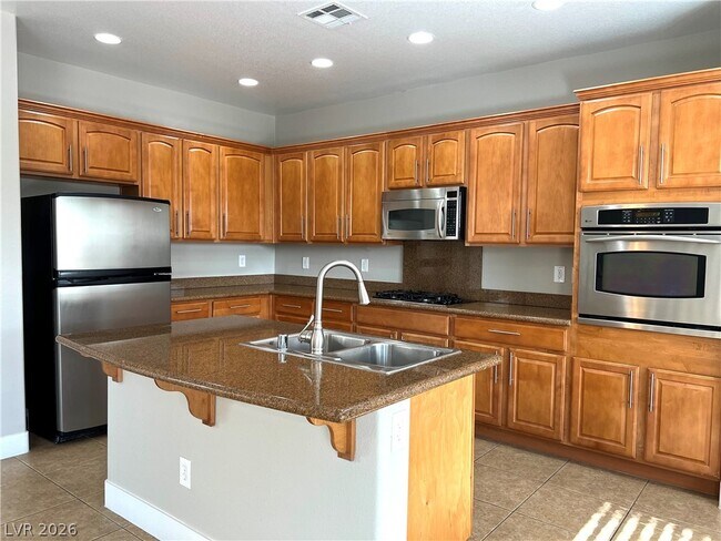 12037 Contorno Vista Ct in Las Vegas, NV - Building Photo - Building Photo