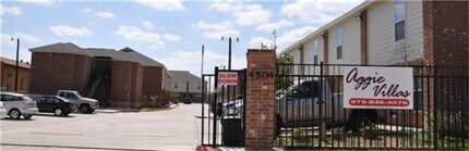 4504 College Main St in Bryan, TX - Building Photo - Building Photo