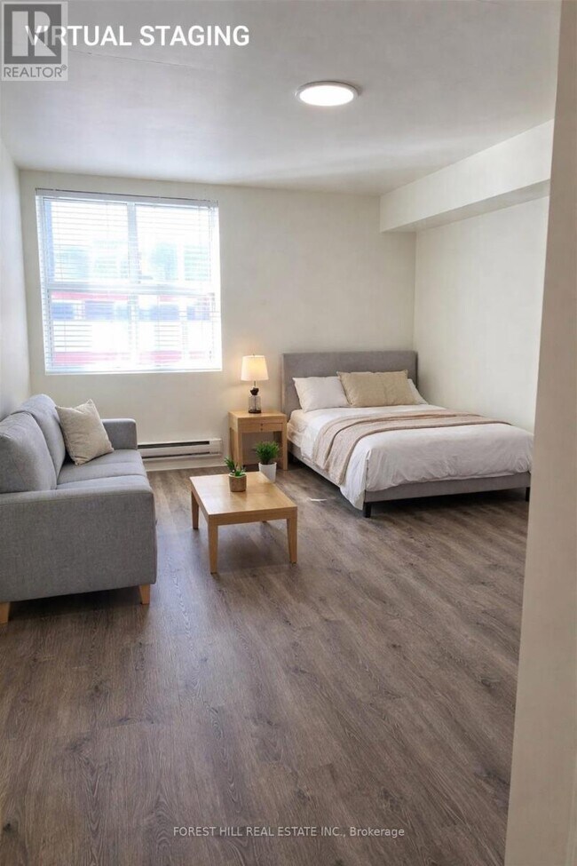 126 Dundas St E in Toronto, ON - Building Photo - Building Photo