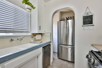 4788 W Mountain View Dr in San Diego, CA - Building Photo - Building Photo