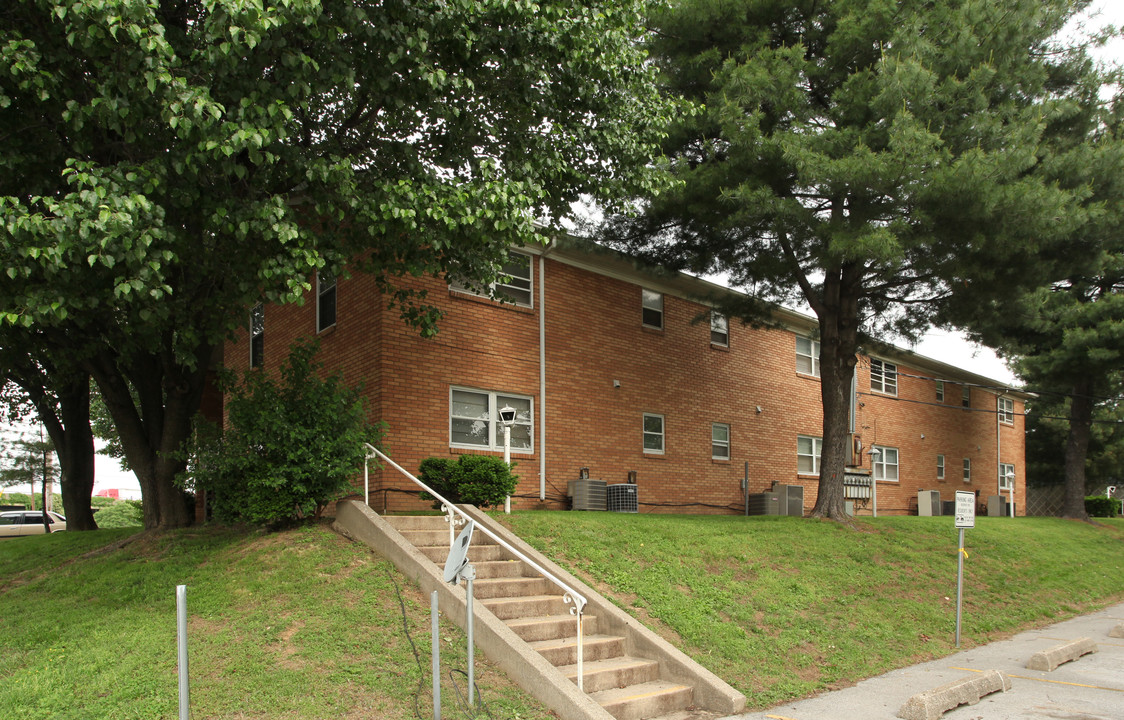 500 Indiana Ave in Jeffersonville, IN - Building Photo