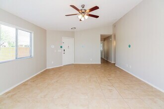 5536 S Desert Redbud Dr in Tucson, AZ - Foto de edificio - Building Photo