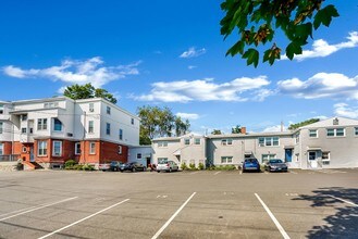 The IVE at Flax Hill in Norwalk, CT - Foto de edificio - Building Photo