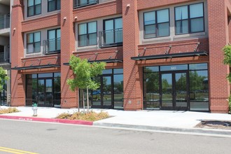 Cannery Place in Sacramento, CA - Foto de edificio - Building Photo