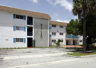 Seville Gardens Apartments in Miami, FL - Building Photo - Building Photo