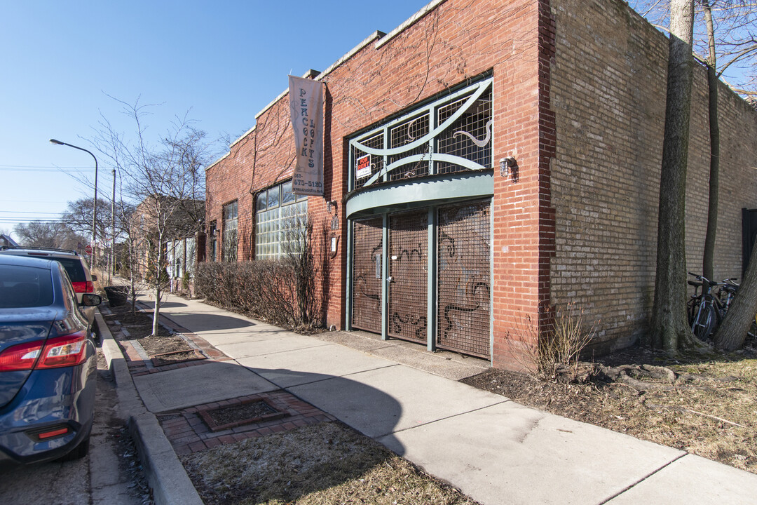 2144 Ashland Ave in Evanston, IL - Foto de edificio