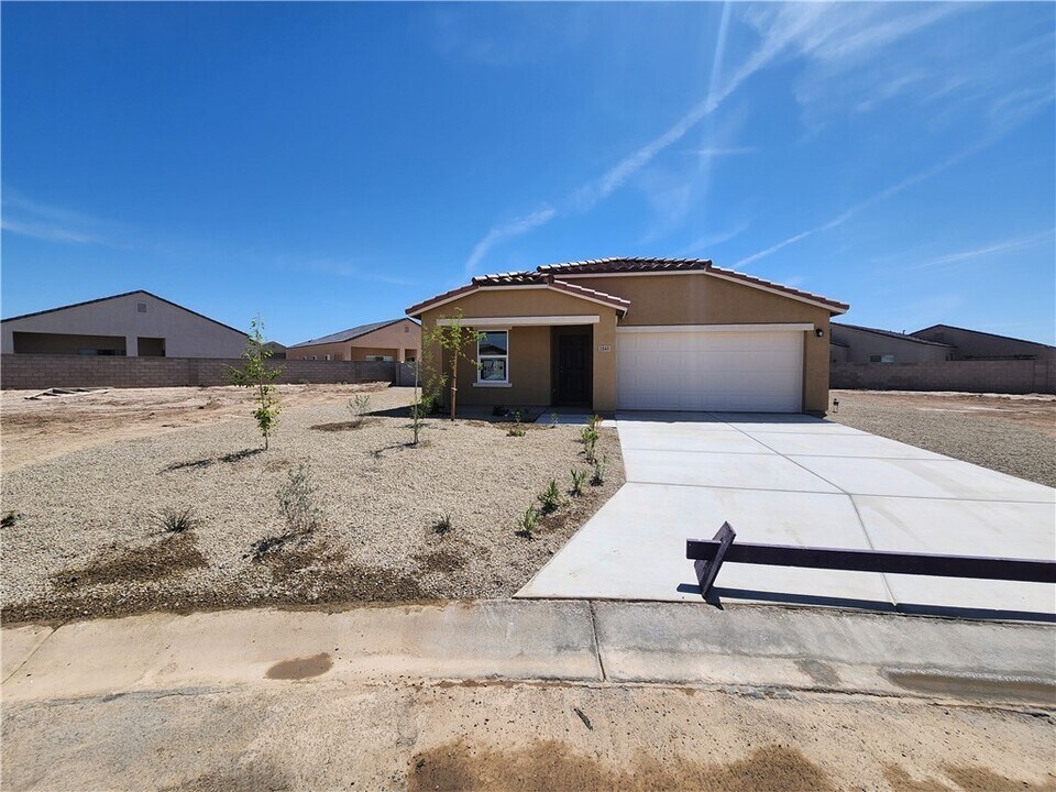1848 E Spring Way in Mohave Valley, AZ - Building Photo