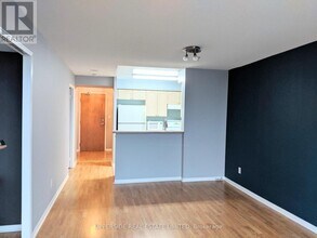 233 Beecroft Rd in Toronto, ON - Building Photo - Building Photo