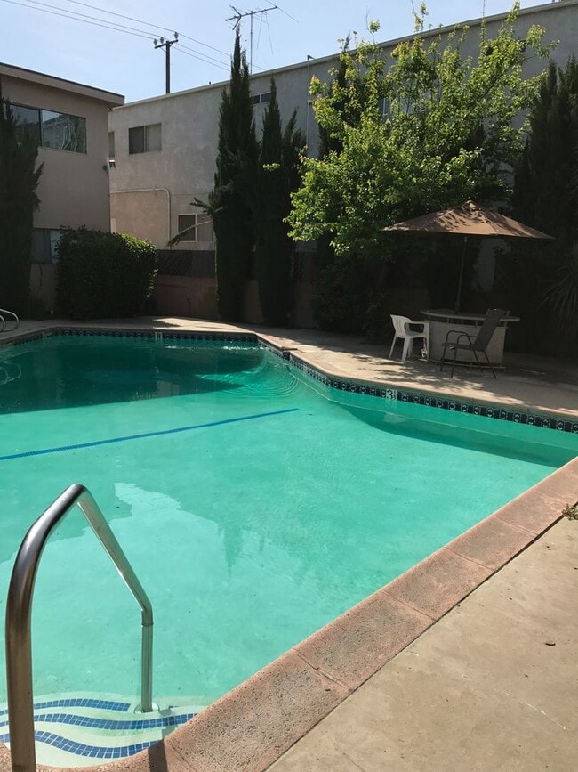 5433 Sepulveda Blvd in Los Angeles, CA - Building Photo - Building Photo