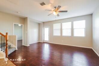 3103 Thunder Gulch in San Antonio, TX - Building Photo - Building Photo