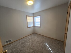 1473 Cope Ave E in Maplewood, MN - Foto de edificio - Building Photo