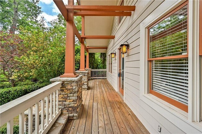 214 E Davis St in Decatur, GA - Building Photo - Building Photo