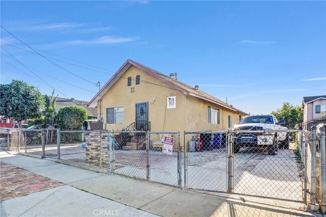 313 N Hicks Ave in Los Angeles, CA - Building Photo - Building Photo