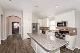 863 Sierra Brook Ln in League City, TX - Building Photo - Building Photo