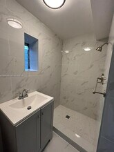 1810 NW 34th St in Miami, FL - Building Photo - Building Photo