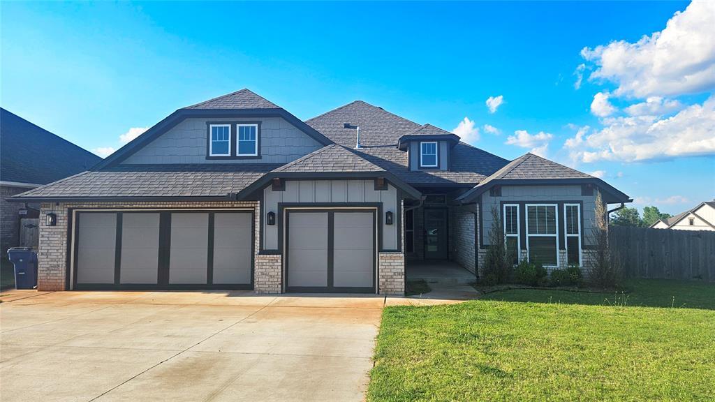 2249 E Thomas Terrace in Mustang, OK - Foto de edificio