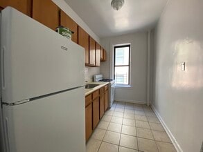 28-23 42nd St in Queens, NY - Building Photo - Building Photo