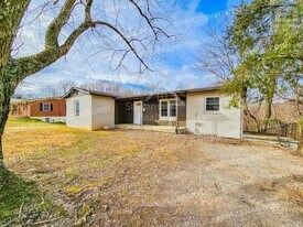 1936 Bouton Bend in Cookeville, TN - Building Photo