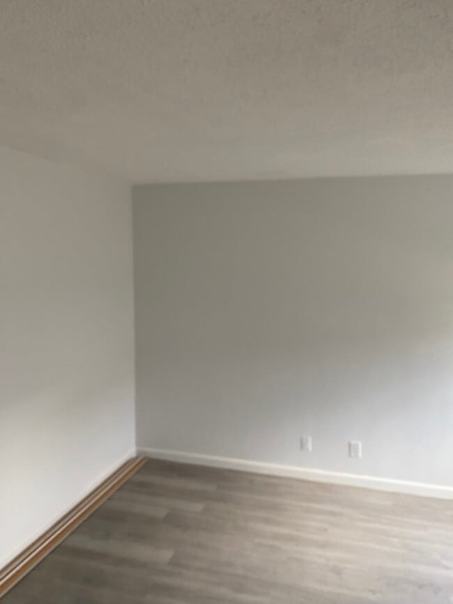 2406 W Imperial Hwy, Unit 2406 W imperial Hwy #c in Hawthorne, CA - Building Photo - Building Photo