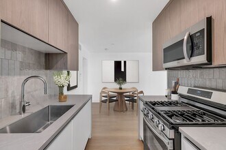 921 N Gardner St in West Hollywood, CA - Foto de edificio - Building Photo