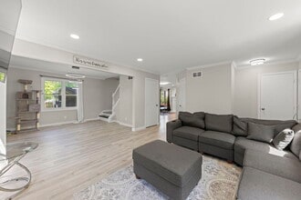 972 Westgate Dr in Aurora, IL - Building Photo - Building Photo