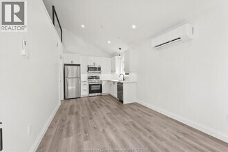 1310 Westcott Rd in Windsor, ON - Building Photo - Building Photo