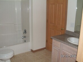 2356 Meadowpoint Dr-Unit -2356-A Meadowpoint Dr. in Troy, OH - Building Photo - Building Photo