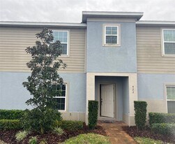 522 Grace Ct in Davenport, FL - Building Photo