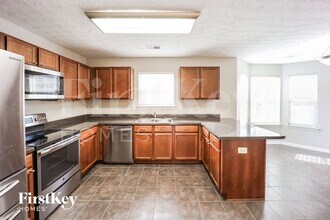 244 Millstone Dr in Hampton, GA - Building Photo - Building Photo