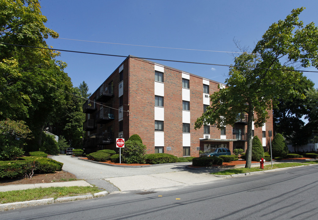 36 Crescent St in Wakefield, MA - Building Photo