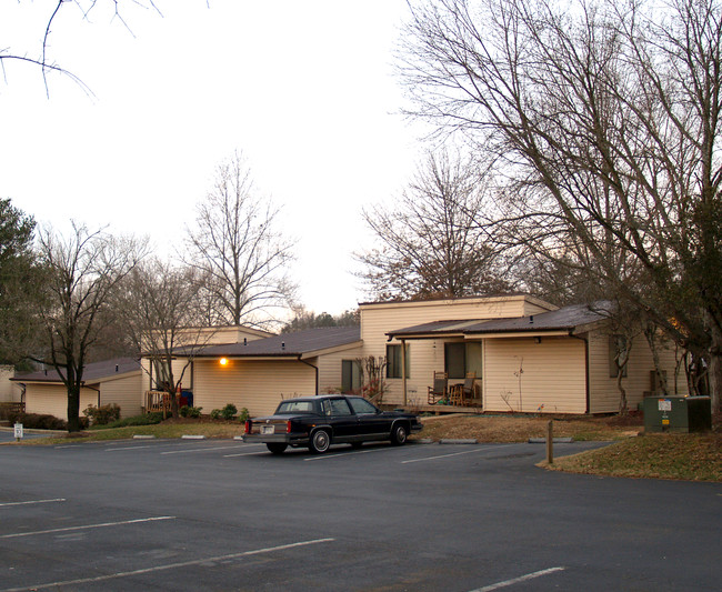 Blue Ridge Hills Apartments in Canton, GA - Building Photo - Building Photo