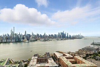 6040 JFK Blvd E in West New York, NJ - Building Photo - Building Photo