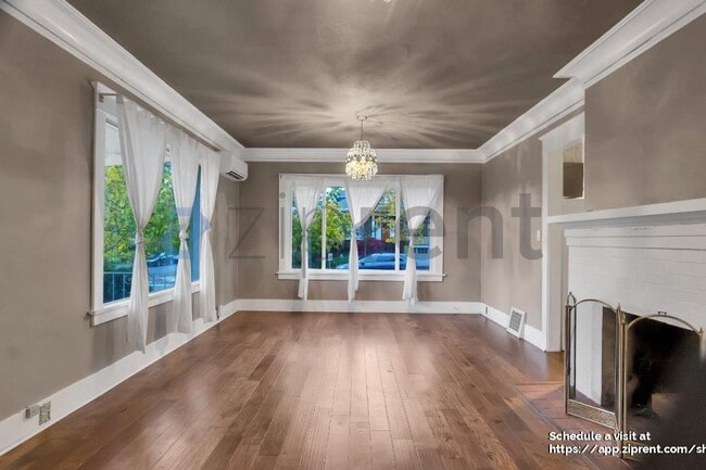 902 N 77th St in Seattle, WA - Building Photo - Building Photo