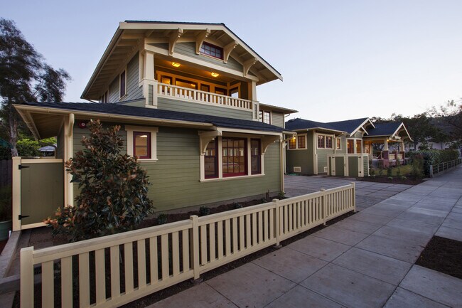 225 W Canon Perdido St-Unit -225 W. Canon Perdido in Santa Barbara, CA - Building Photo - Building Photo