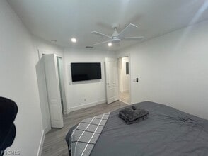 18464 Iris Rd in Ft. Myers, FL - Building Photo - Building Photo