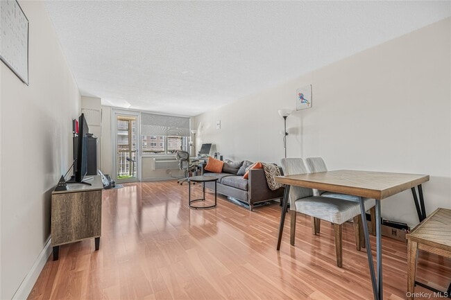 118-17 Union Tpke in Queens, NY - Building Photo - Building Photo