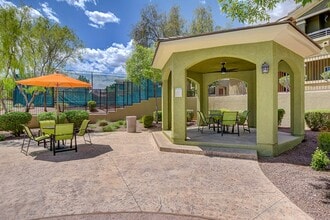 Willowbrook in Las Vegas, NV - Building Photo - Building Photo