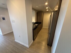 5633-P5633 Fenwick St in Halifax, NS - Building Photo