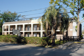 Gatehouse Apartments in Houston, TX - Building Photo - Building Photo