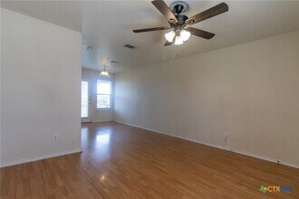 5710 Greengate Dr in Killeen, TX - Building Photo - Building Photo