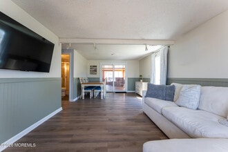 406 Lawrence Dr in Lanoka Harbor, NJ - Building Photo - Building Photo