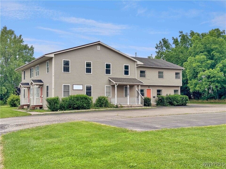20 Orchard St in Geneseo, NY - Building Photo