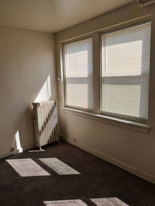 1206 W Lincoln Ave in Milwaukee, WI - Foto de edificio