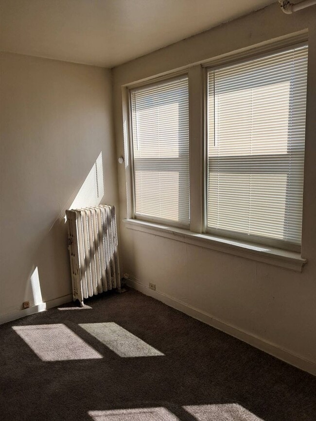 property at 1206 W Lincoln Ave