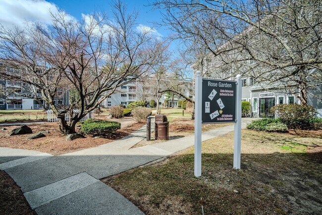 255 North Rd in Chelmsford, MA - Foto de edificio - Building Photo