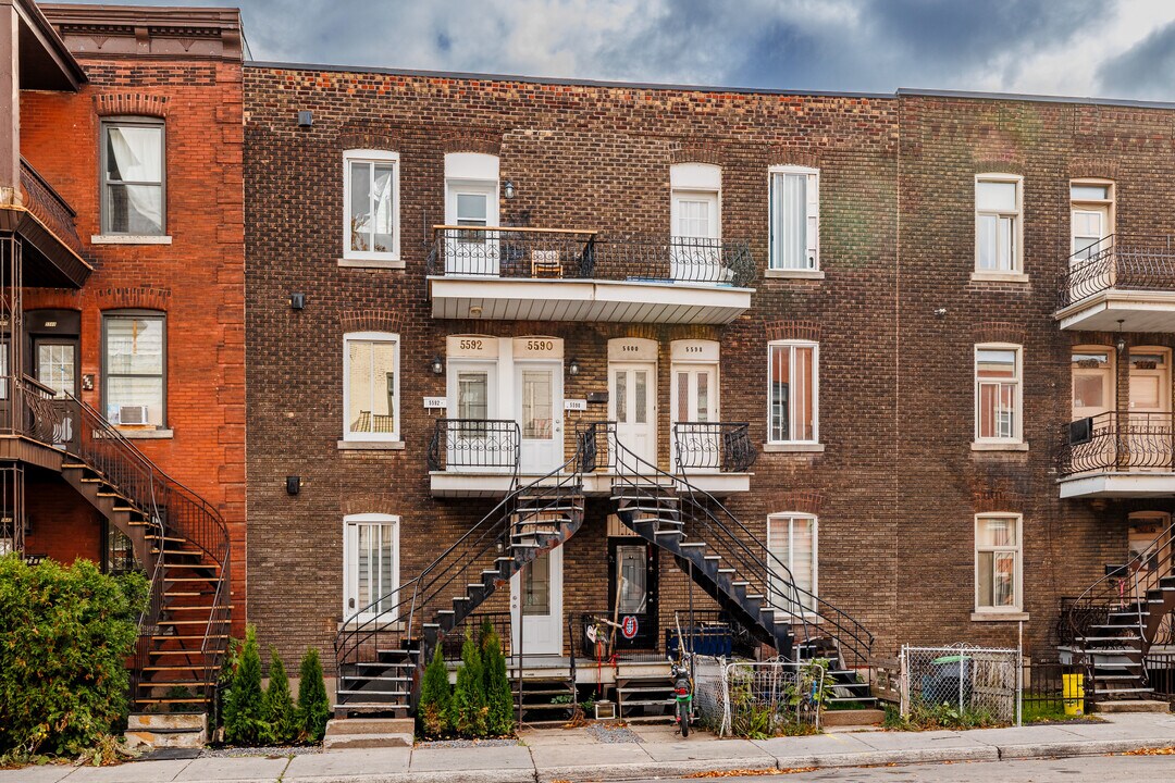 5608 Hadley Rue in Montréal, QC - Building Photo