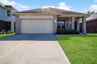 705 Fallow Ln in Alvin, TX - Building Photo